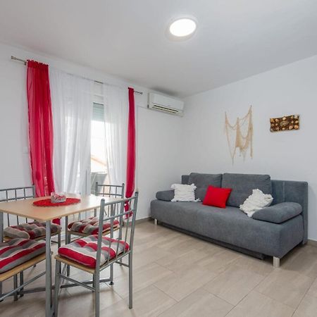 Apartments Mil - 30 M From Beach Ribarica Kültér fotó